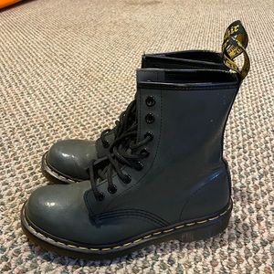 Dr. Martens Women's 1460 W Patent Lamper Fashion Boot size 6